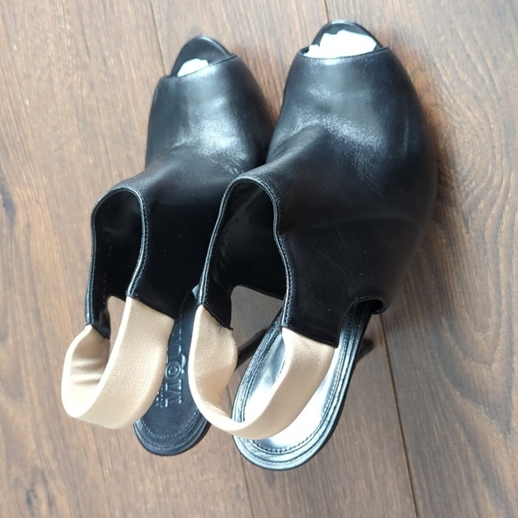 HP. ALEXANDER MCQUEEN Leather Peep Toe Slingback Heels - Picture 6 of 12